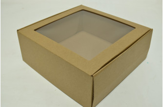 Коробка крафт с окном 26см*26см*10см (2630)