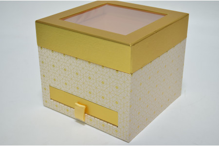 Коробка подарочная с прозрачной крышкой и ящичком 19см*19см*16,5см бежевая (6866)